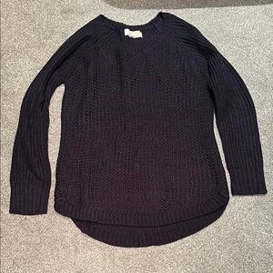 Navy Blue Crew Neck Sweater with Chunky Knit Texture
